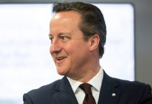 Cameron tells ministers to back him on EU
