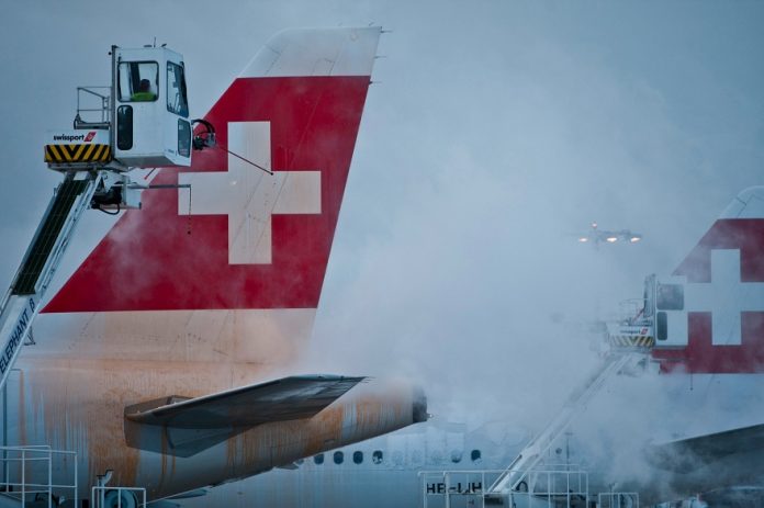 plane de-icing