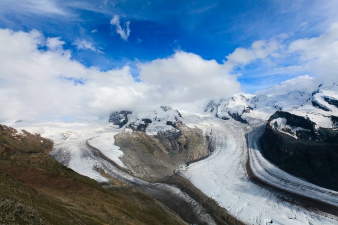 Firn and ice of the Grenz glacier