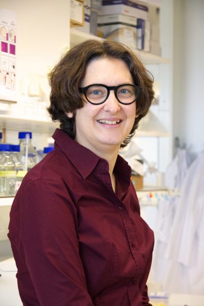 Regina Fluhrer, professor of Biochemistry at the Biomedical Center of the Ludwig Maximilians University (LMU) and at the German Center for Neurodegenerative Diseases (DZNE) in Munich, Germany