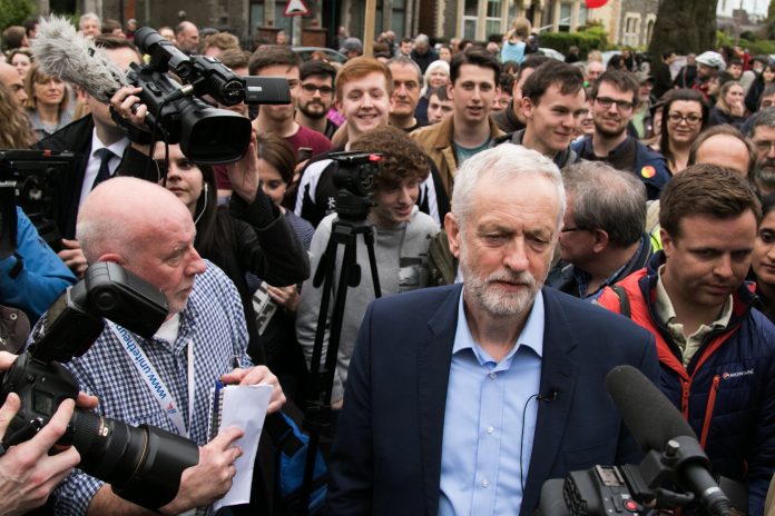 seven MPs leave corbyn, labour split