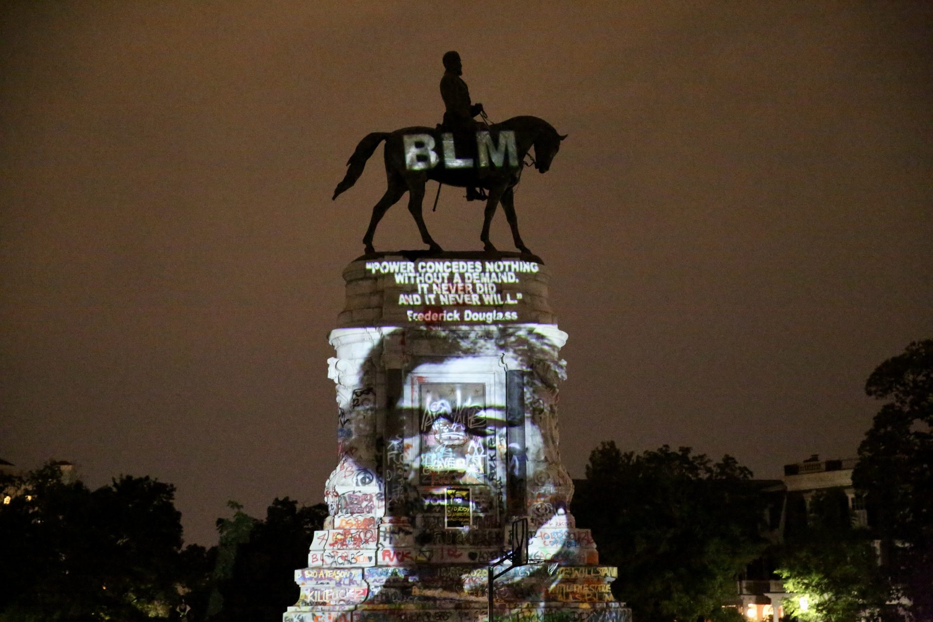 Archaeologists say removing statues will not "erase history"