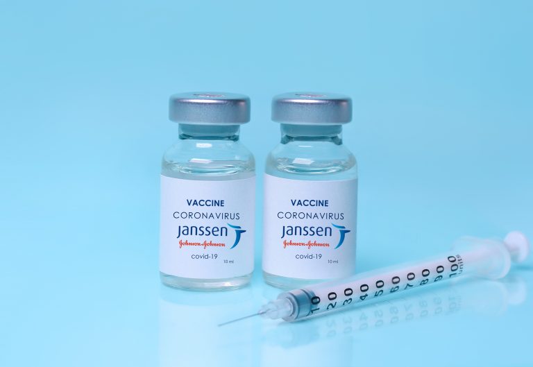 side effects Johnson & Johnson vaccine, blood clot