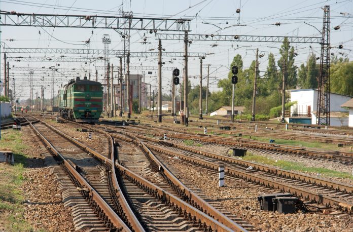 low carbon locomotive