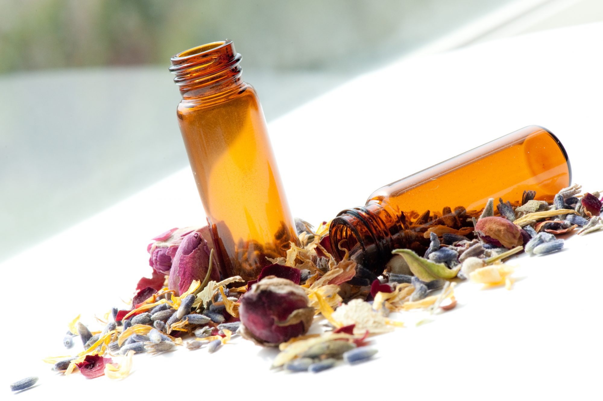 What are the mental and physical health benefits of essential oils?