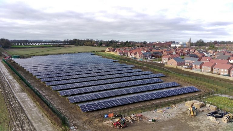 Field B - 3MW, 6,600 Panels