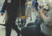 patients wait for doctors and nurses in the hospital