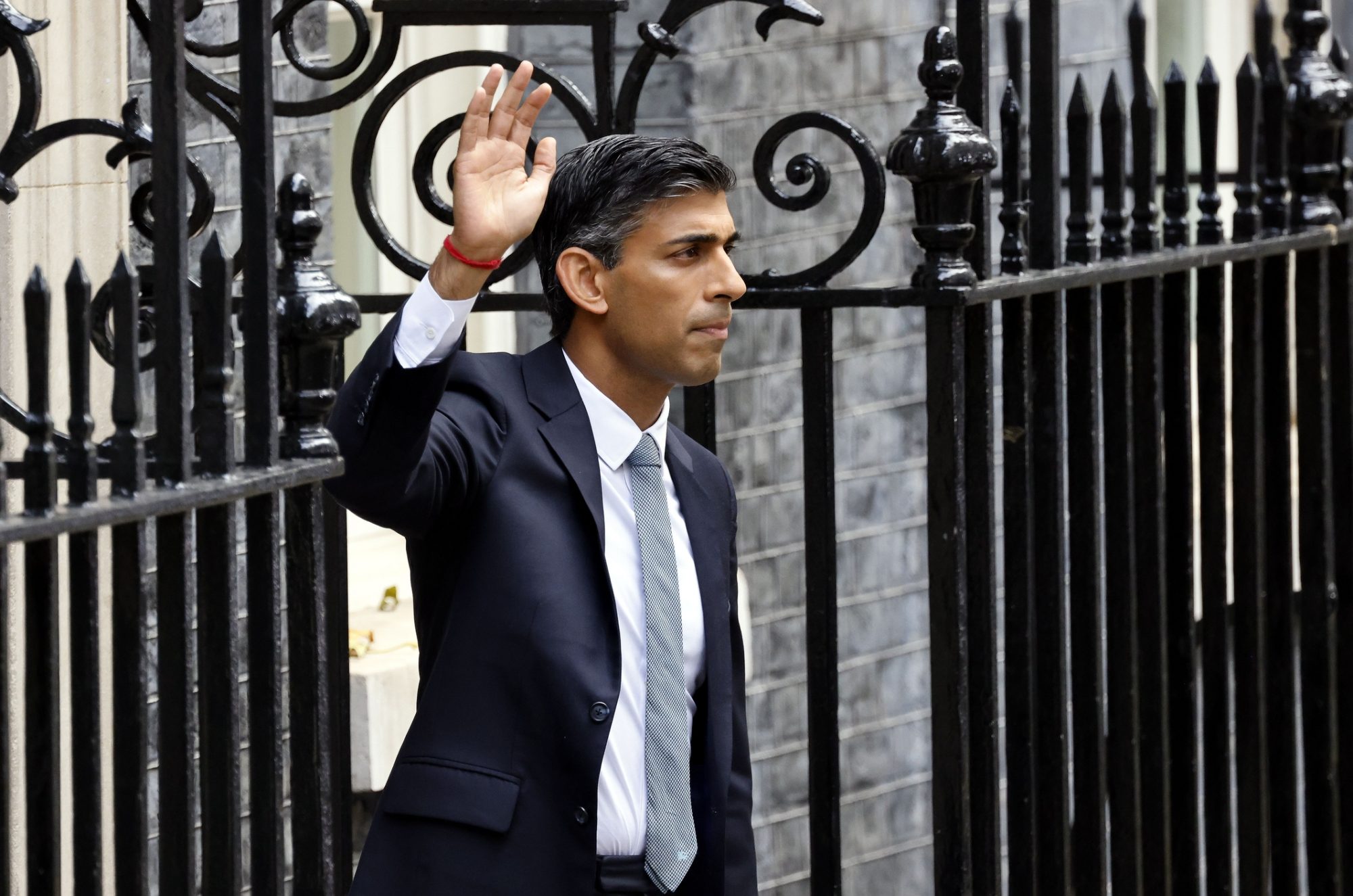 New Prime Minister of the UK, Rishi Sunak, enters Downing Street for the first time, London, UK