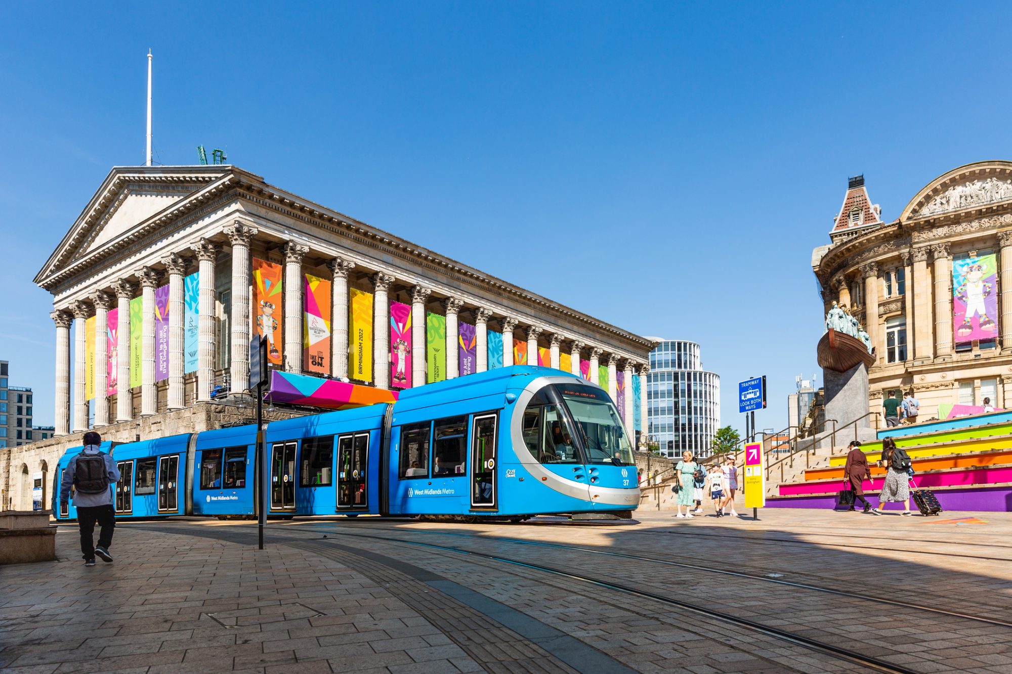Tramway du métro des West Midlands à Victoria Square dans le centre-ville de Birmingham pendant les Jeux du Commonwealth de 2022