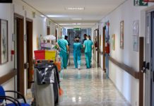 Doctors and nurses to consult in the corridors
