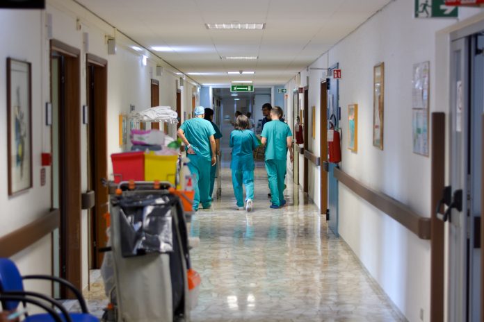 Doctors and nurses to consult in the corridors