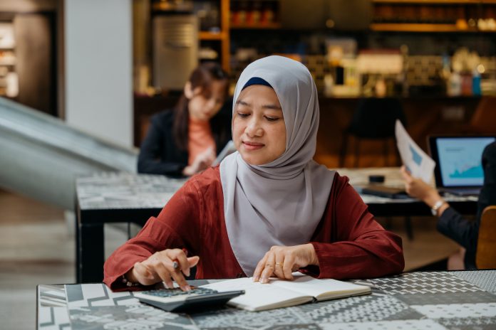 woman doing maths