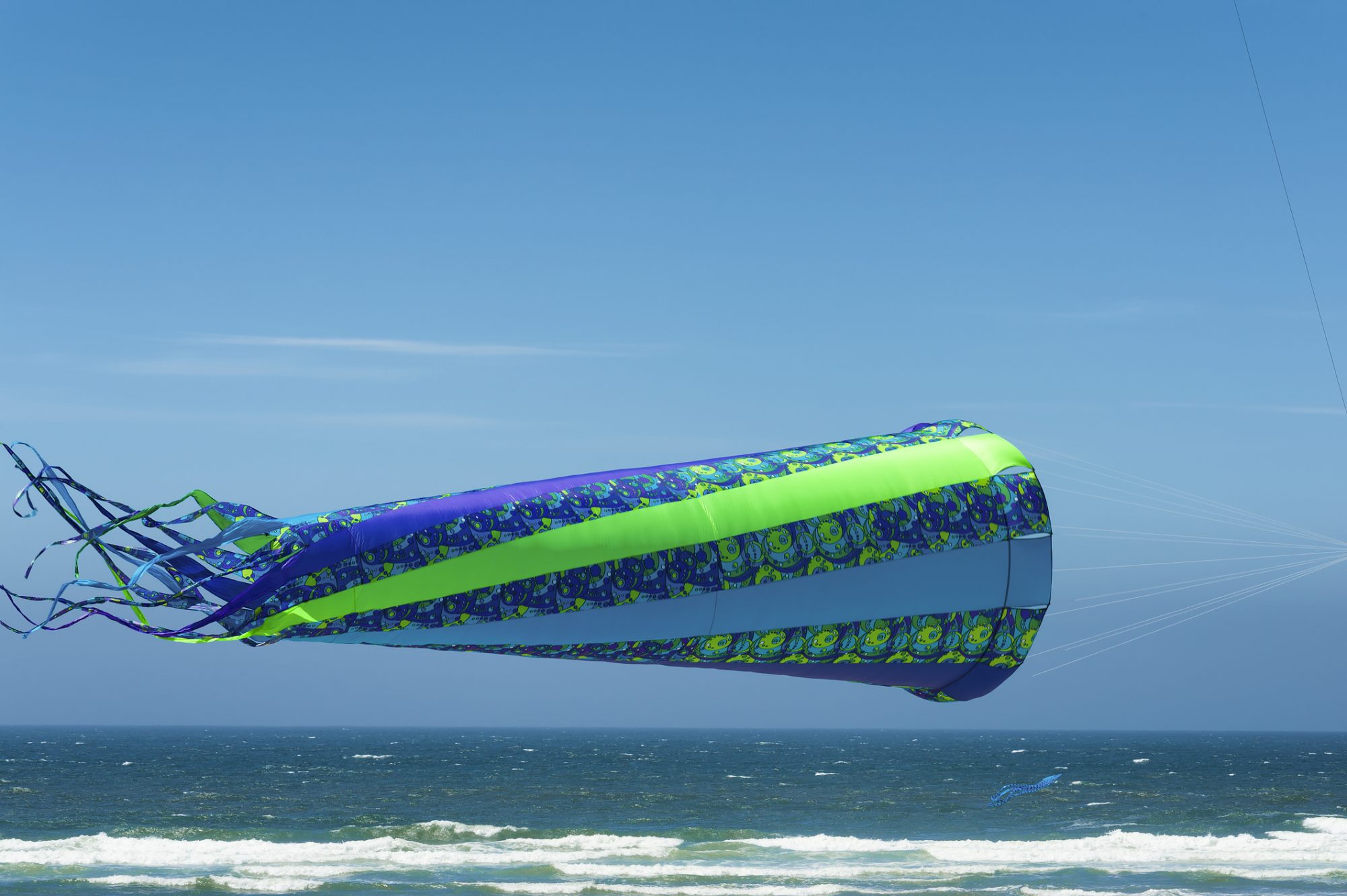 kite on the ocean