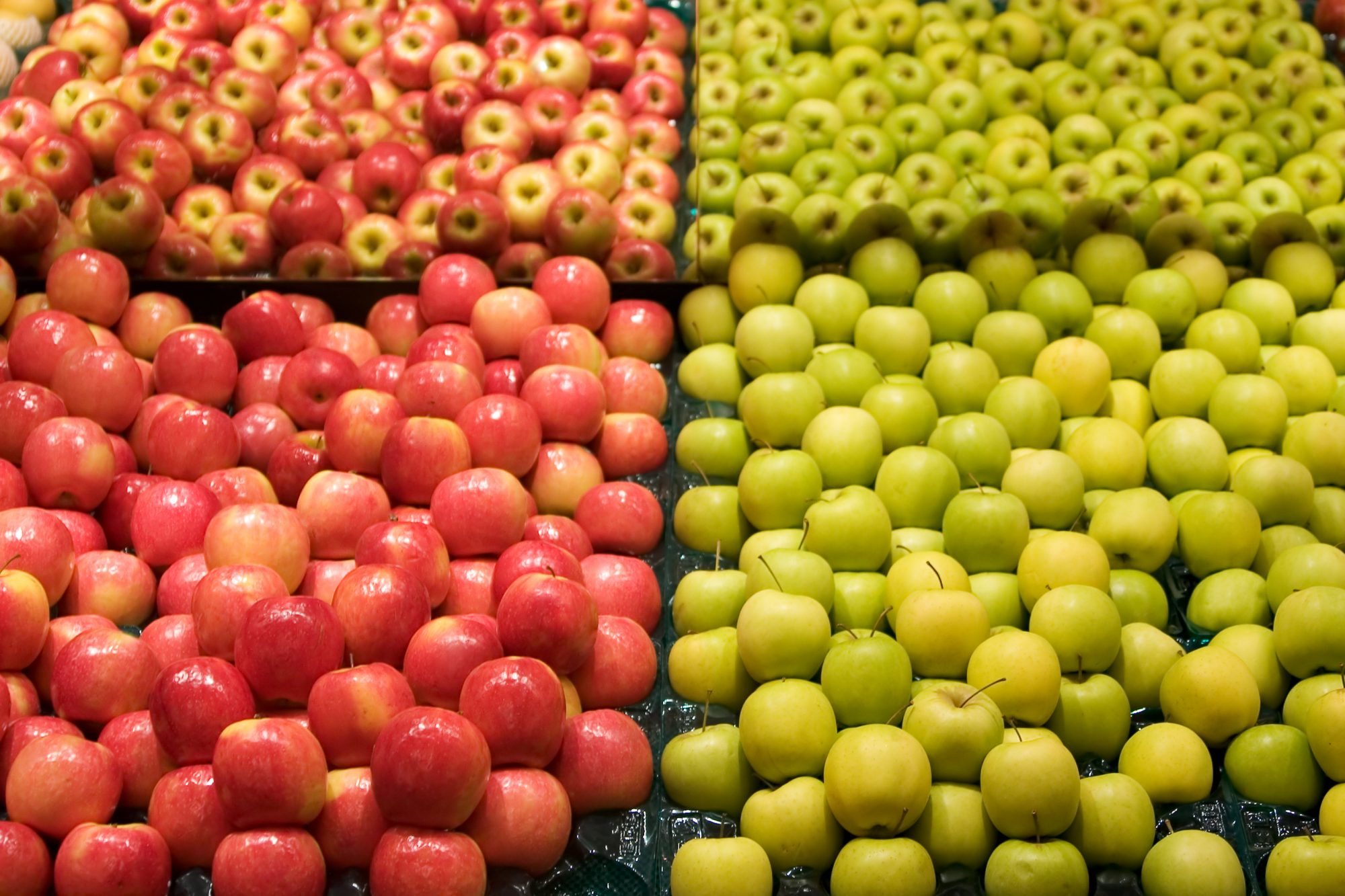 Cripps Pink and golden delicious apples