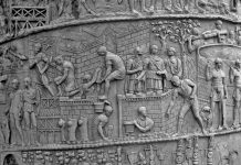 Fig. 2: Trajan's column in Rome, showing Roman soldiers constructing a perfect wall during the war against the Dacians, which emphasizes technical superiority.