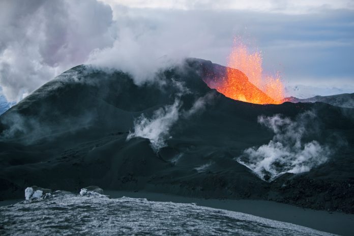 Volcano eruption iceland 2010