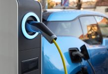 Electric vehicle charging station