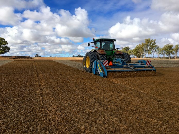 Rotary spading (deep mixing) on an experiment near Yerecoin in 2009. Photo: Dr Stephen Davies