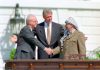 Bill Clinton, Yitzhak Rabin, Yasser Arafat at the White House 13/09/1993. Source: By Vince Musi / The White House – gpo