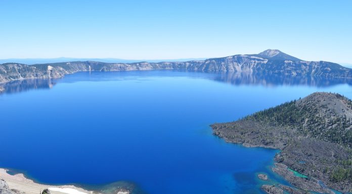 Figure 1. Crater Lake (Mount Mazama) viewpoint in southwestern Oregon, United States. Approximately 1,000-1,200 meters of the dome collapsed or was destroyed in the final circular ring fissure eruption of 7,700 years BP (image courtesy of Pixabay).