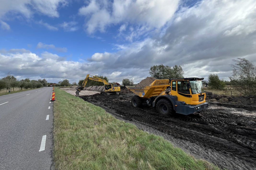 Vellinge’s dike sits inland rather than on the shoreline, reducing wave impact and allowing for more ecological design