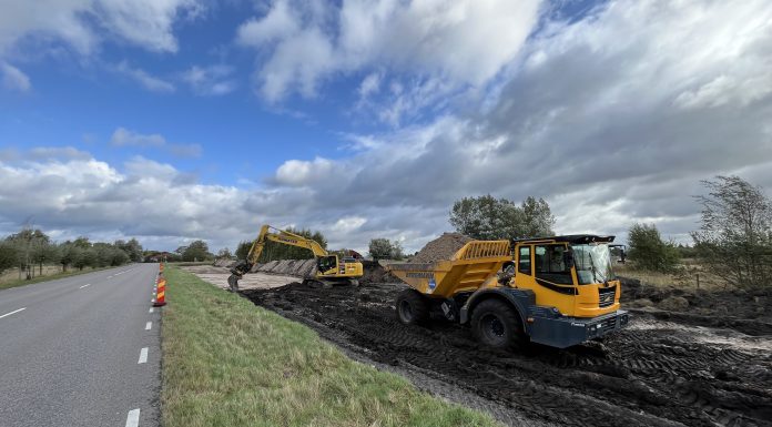 Vellinge’s dike sits inland rather than on the shoreline, reducing wave impact and allowing for more ecological design