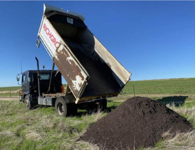 Figure 4. Delivery of compost for the field trial at The University of Western Australia’s Farm (Ridgefield) near Pingelly, Western Australia (Image: © Bede Mickan)