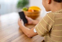 Sony UK technology centre to manufacture Afon Technology’s revolutionary diabetes management device Boy monitoring blood sugar via smartphone-connected CGM sensor